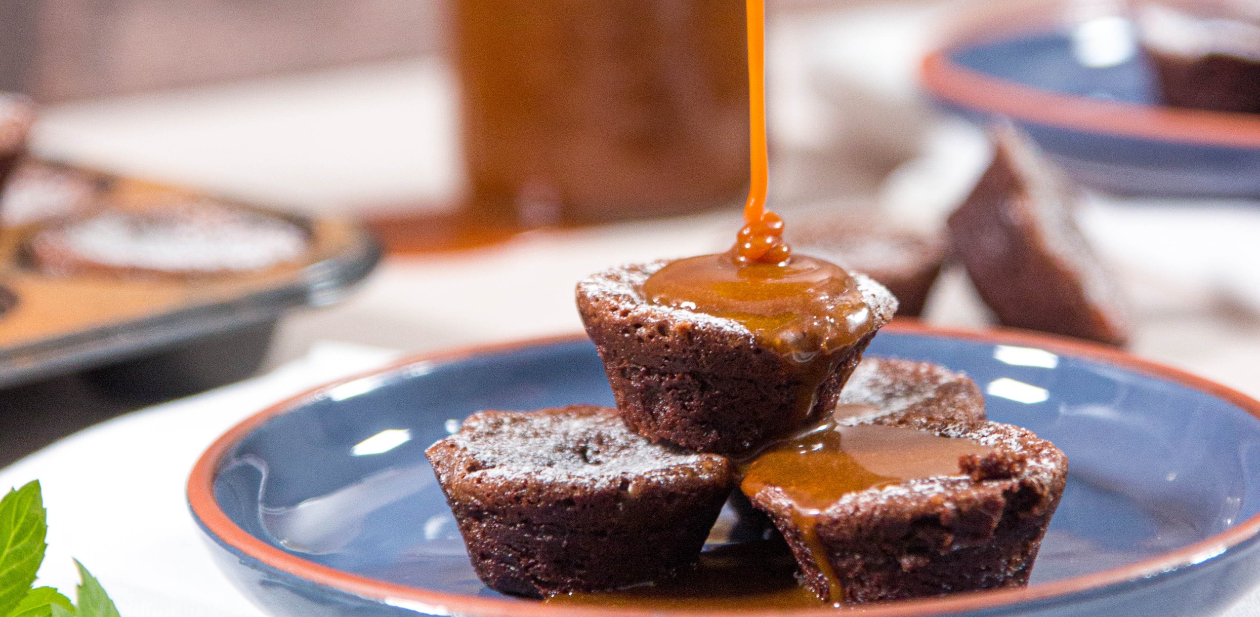 Small brownie with caramel drizzle