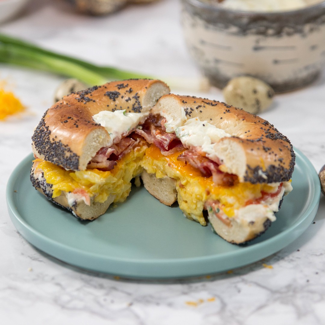 Egg on a Bagel Maker  Quick breakfast sandwich, Ethnic recipes, Bagel